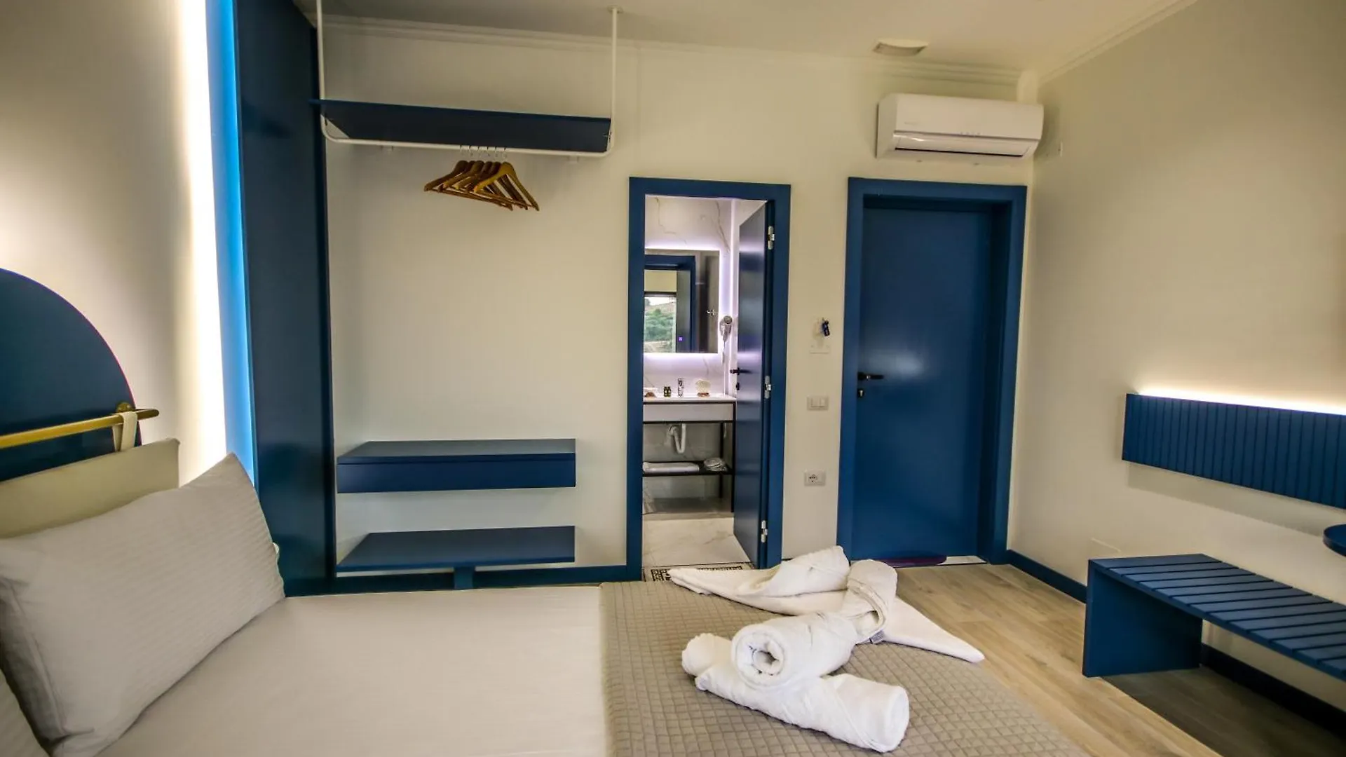 Bay View Hotel Himare Inn