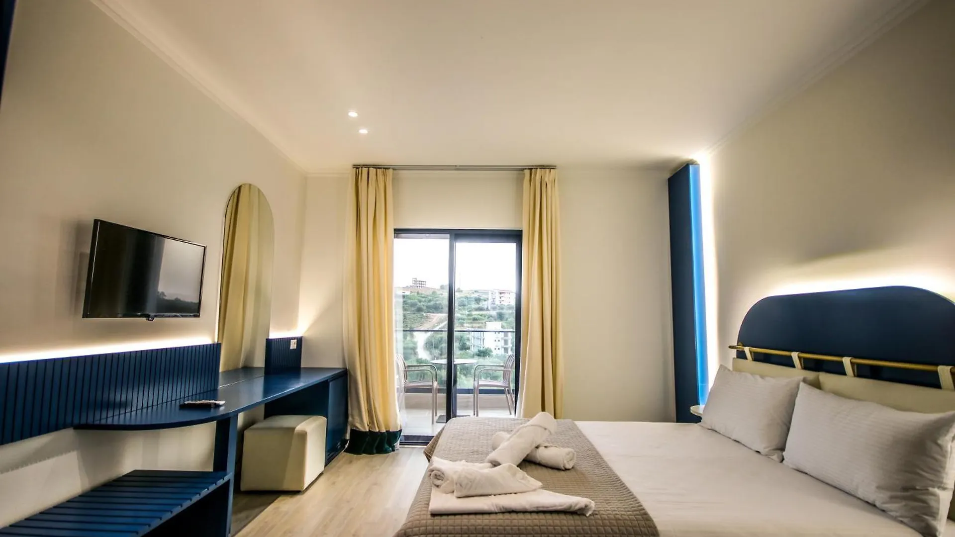 Bay View Hotel Himare Albania