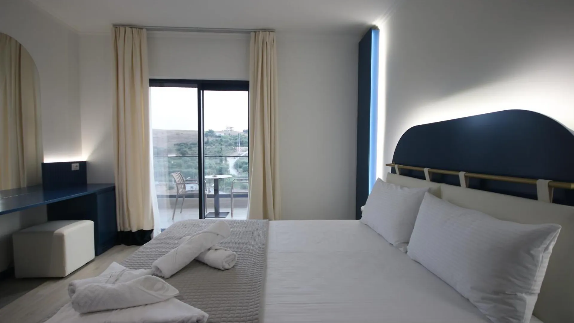 Inn Bay View Hotel Himare