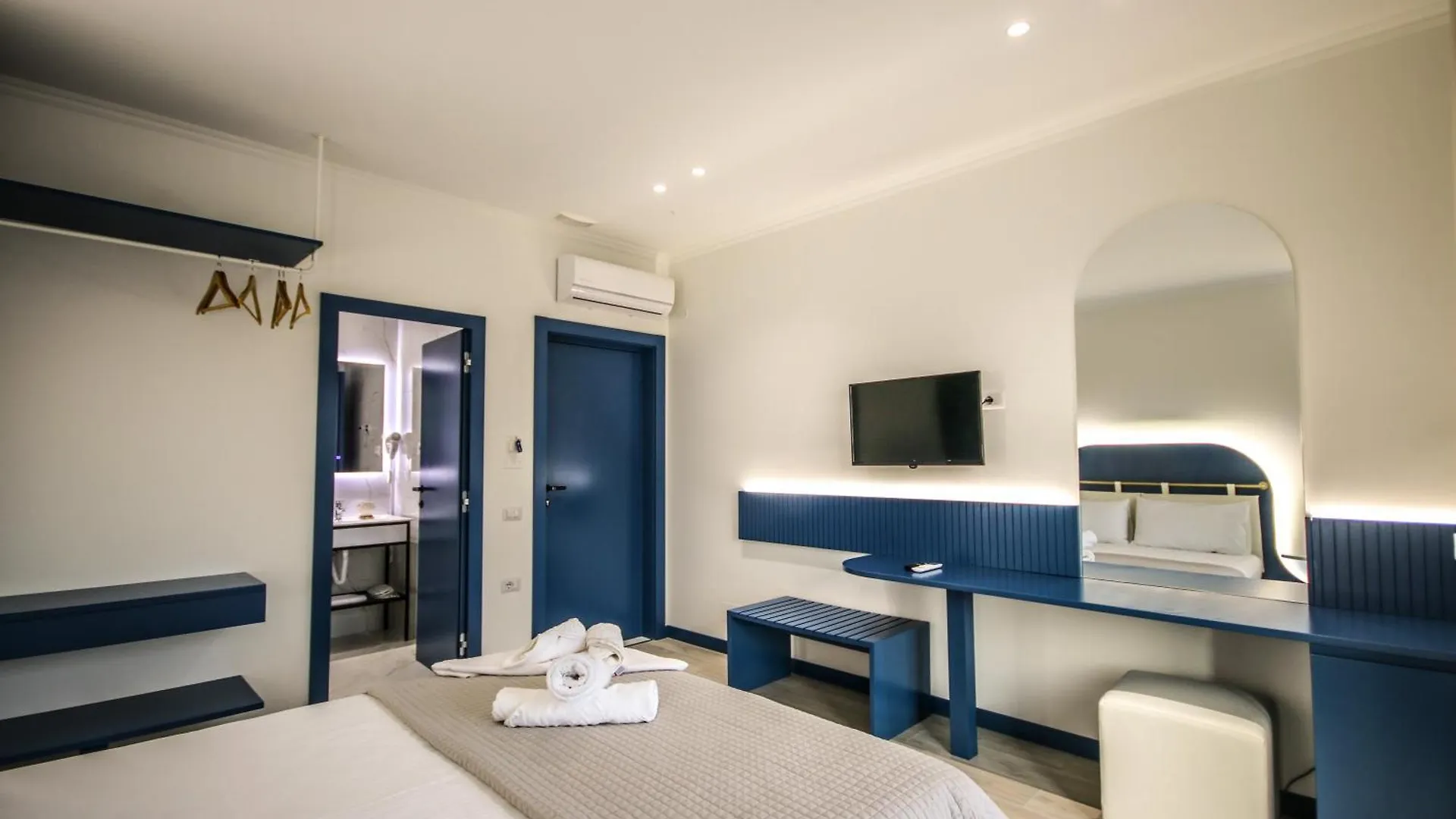 Bay View Hotel Himare 0*,  Albania