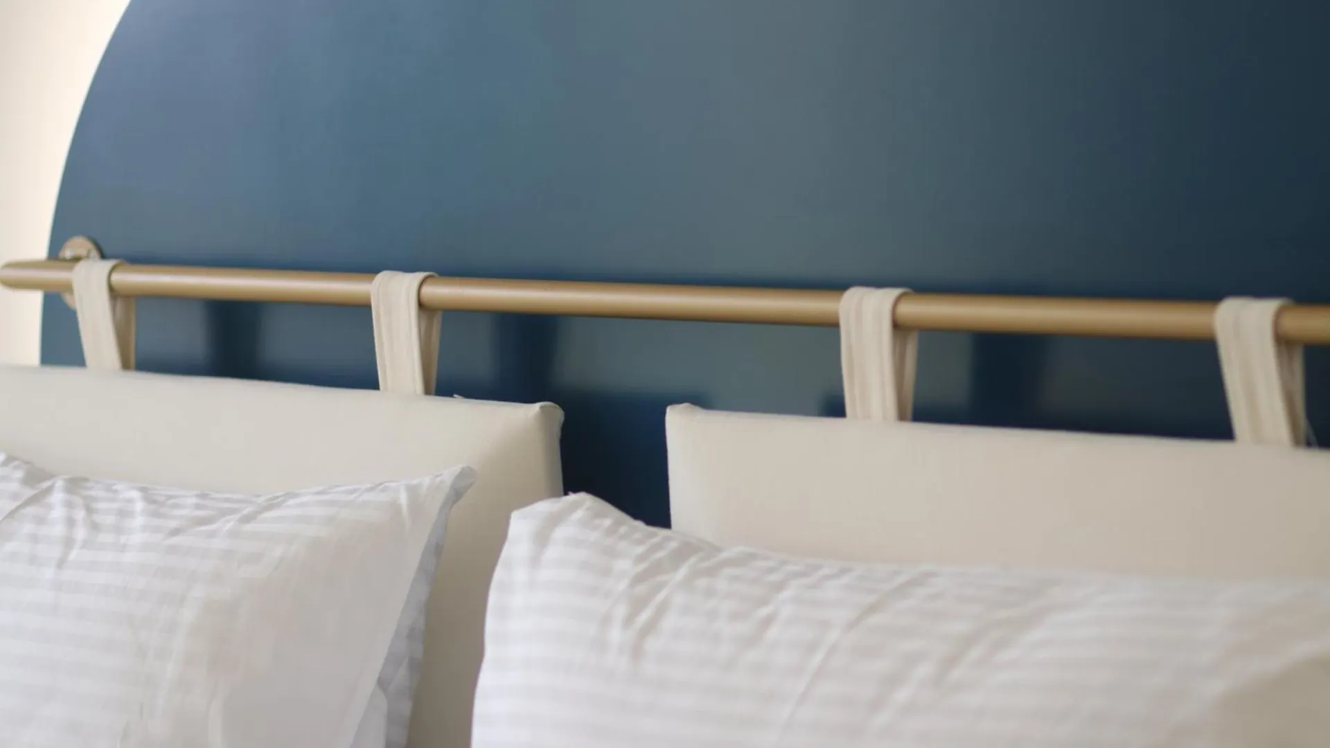 Bay View Hotel Himare Inn