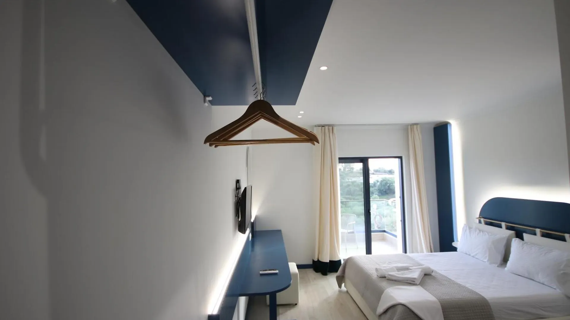 Inn Bay View Hotel Himare
